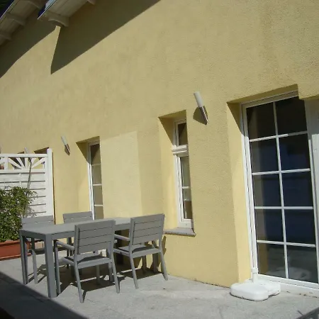 Apartment Waldhaus *